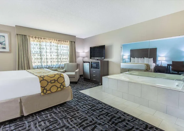 Hotel Baymont By Wyndham Joliet
