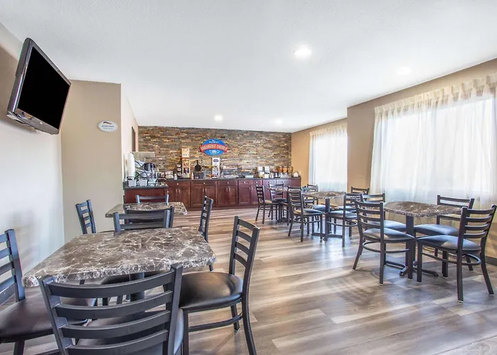 Baymont By Wyndham Hotel Joliet