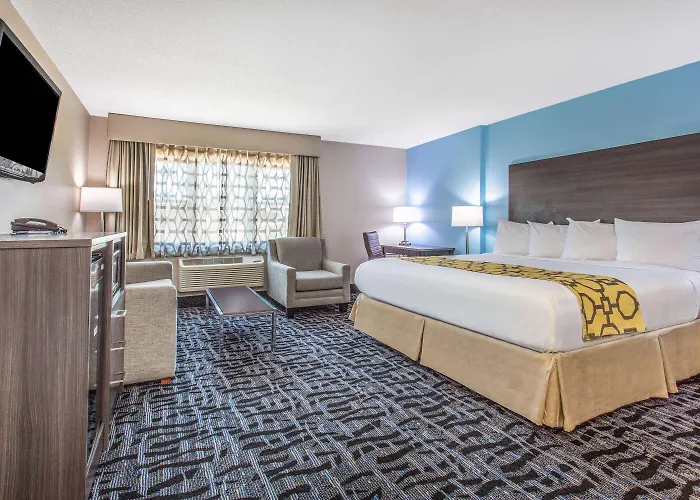 Baymont By Wyndham Hotel Joliet