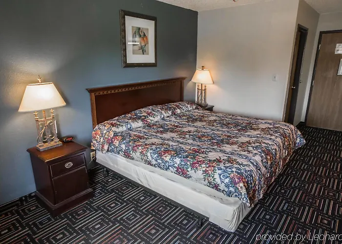 Baymont By Wyndham Joliet