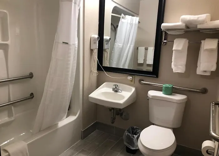 Baymont By Wyndham Hotel Joliet